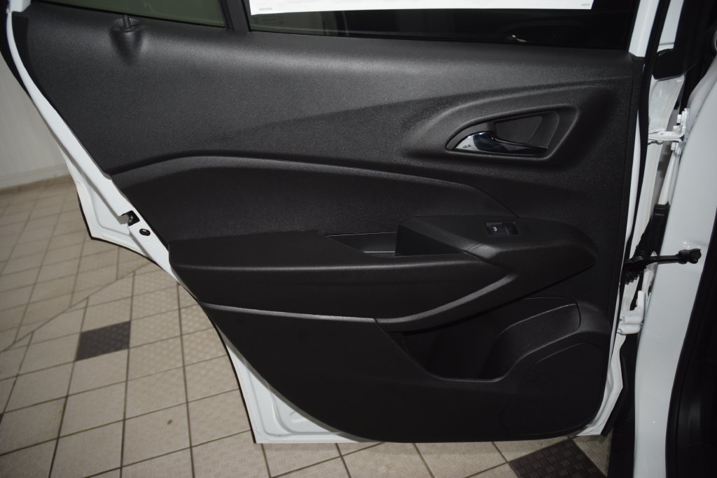 New 2026 Chevrolet Trax RS FWD image 40