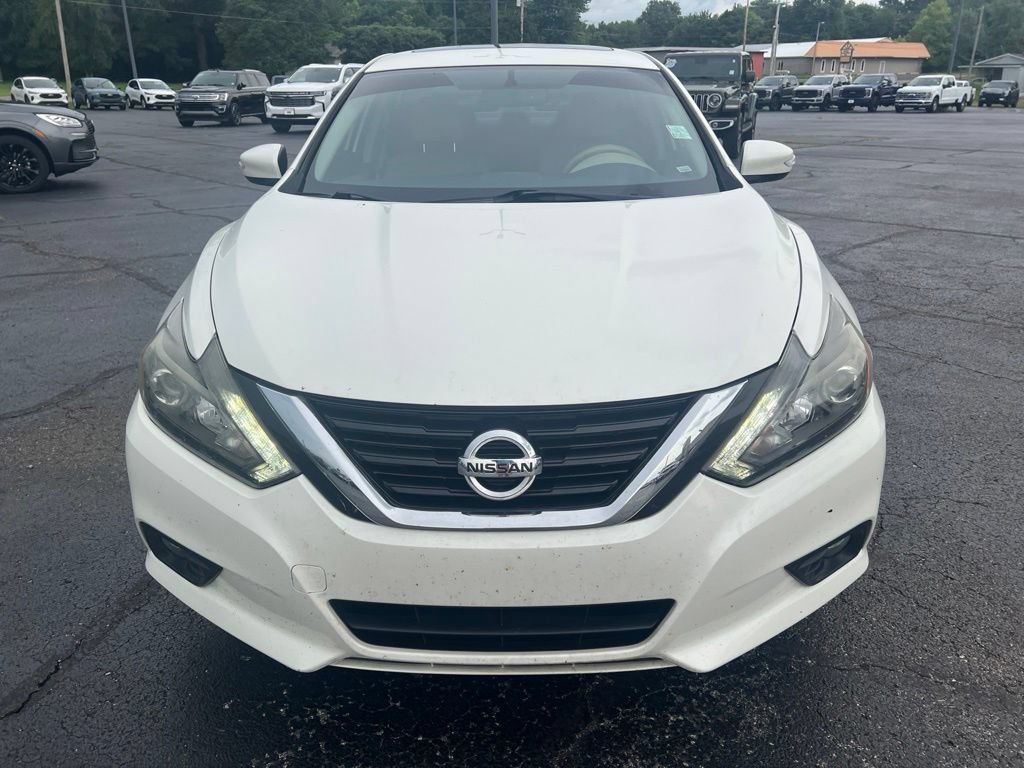 Used 2017 Nissan Altima 2.5 SL w/ Technology Package FWD image 6
