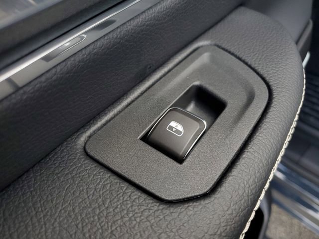 New 2026 RAM 1500 Laramie AWD/4WD image 19