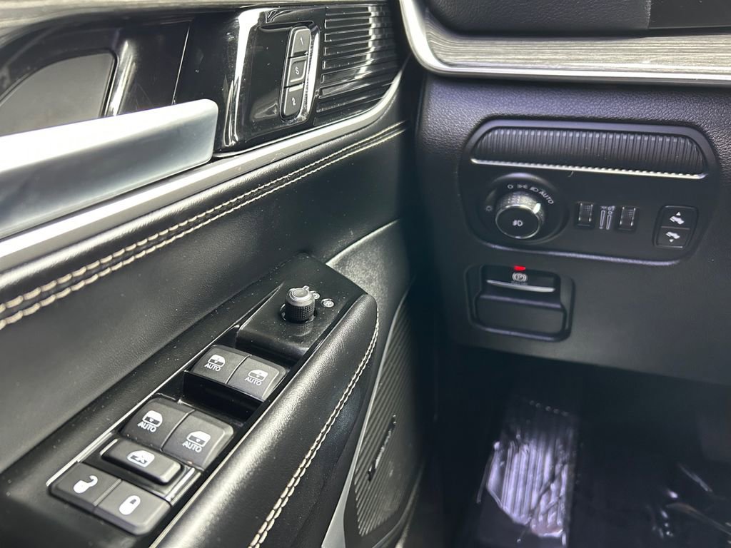 Used 2022 Jeep Wagoneer Series III w/ Convenience Group I image 19