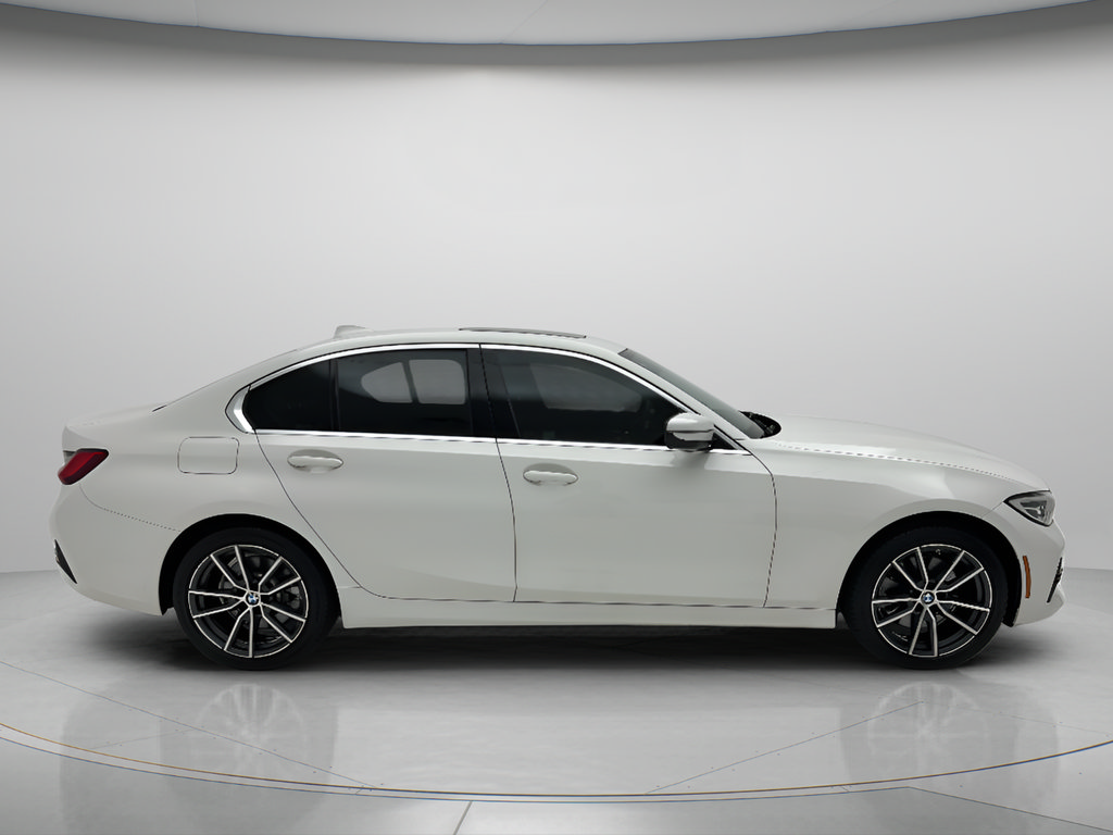 Used 2020 BMW 330i xDrive Sedan w/ Convenience Package AWD/4WD image 4