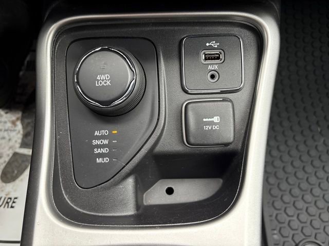 Used 2018 Jeep Compass Latitude w/ Safe & Security Group image 19