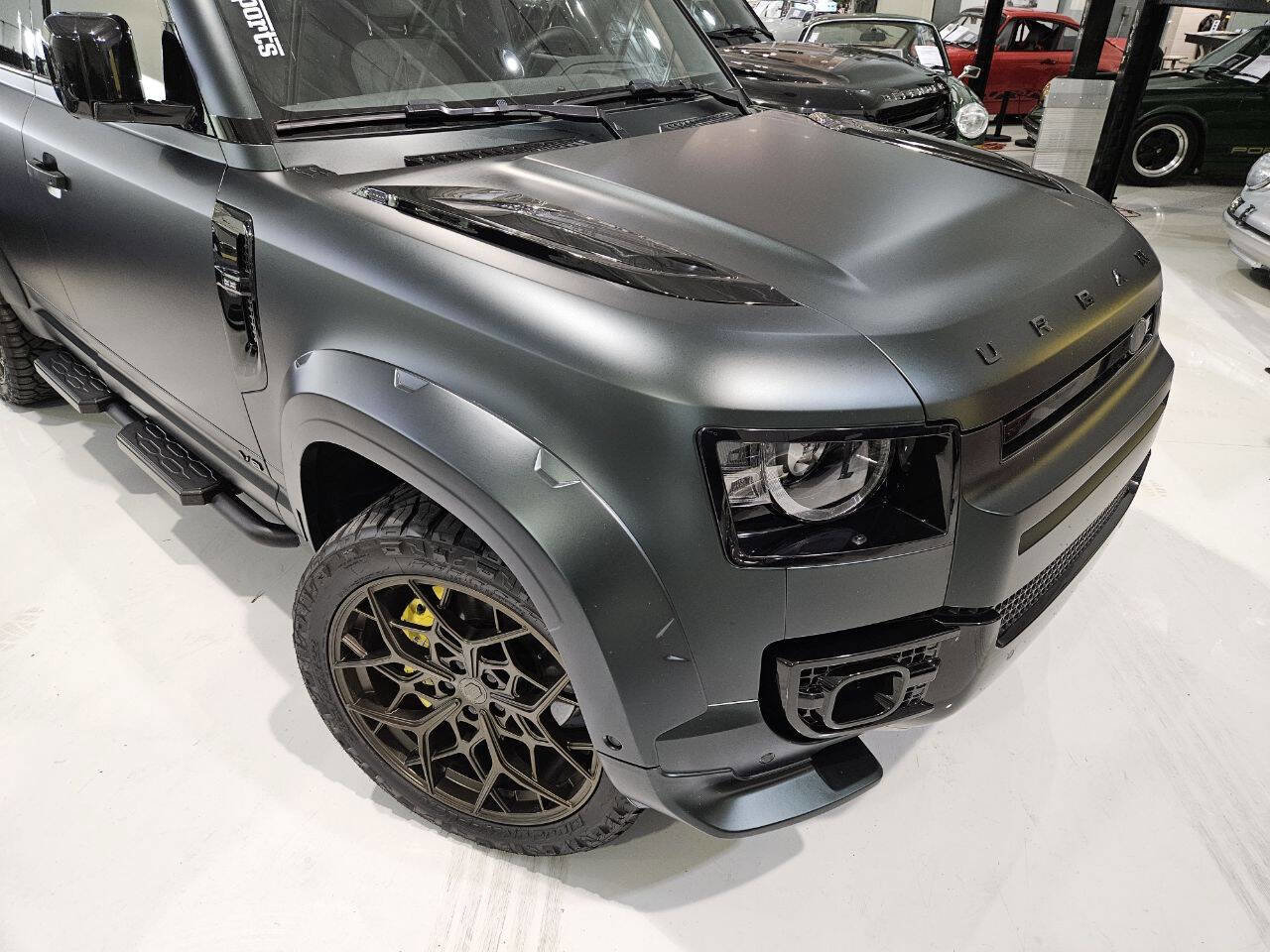 Used 2025 Land Rover Defender 110 V8 image 15