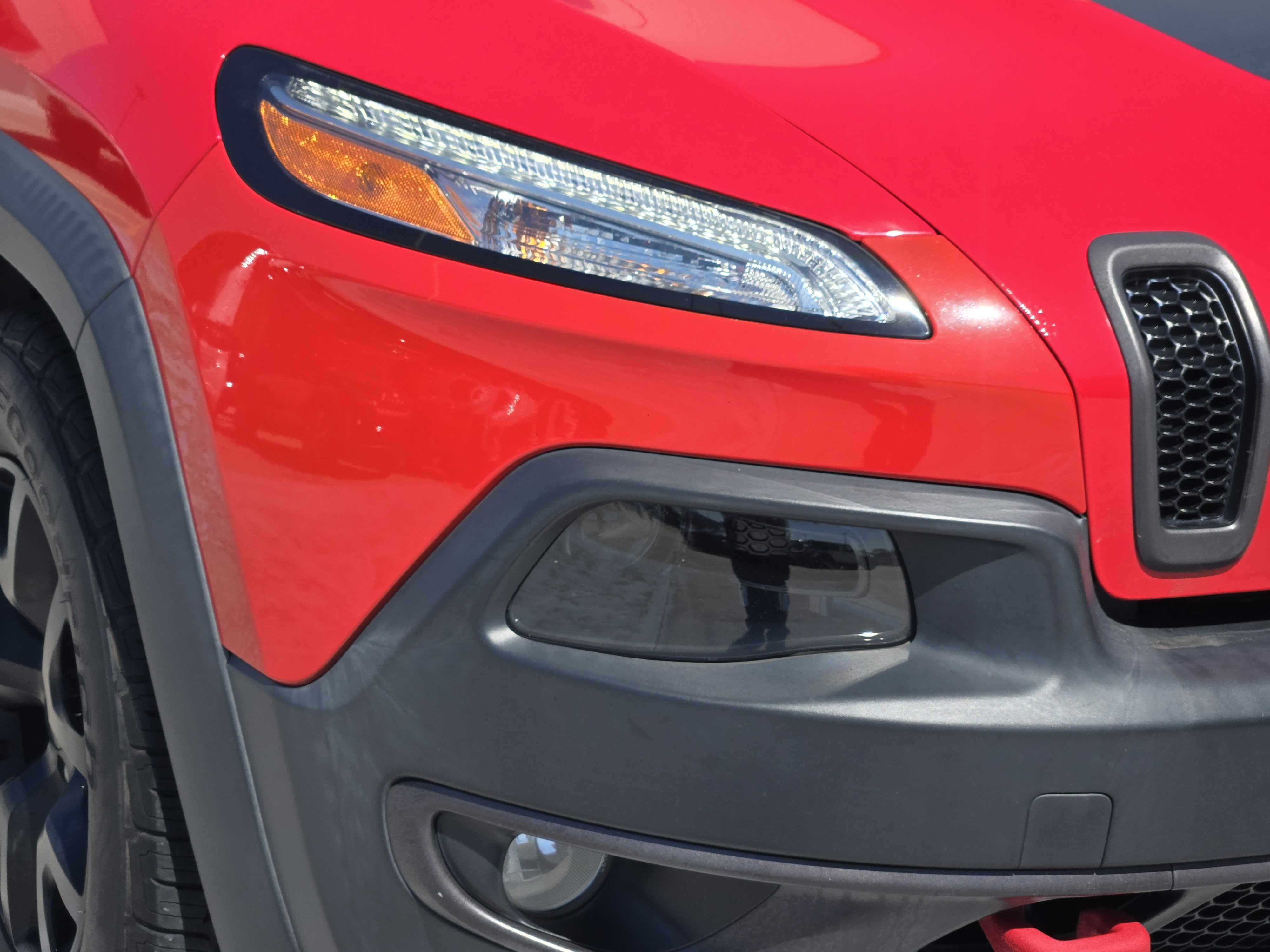 Used 2017 Jeep Cherokee Trailhawk AWD/4WD image 9