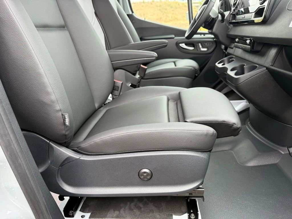New 2025 Mercedes-Benz Sprinter 2500 image 15
