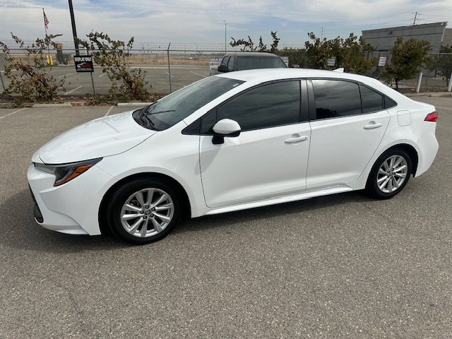 Used 2024 Toyota Corolla LE w/ LE Convenience Package FWD image 2