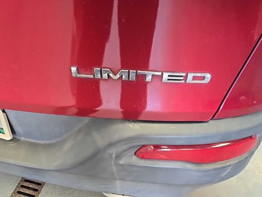 Used 2015 Jeep Cherokee Limited image 7