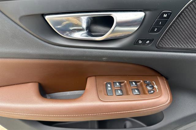 Used 2023 Volvo V60 B5 Cross Country Plus w/ Climate Package image 10