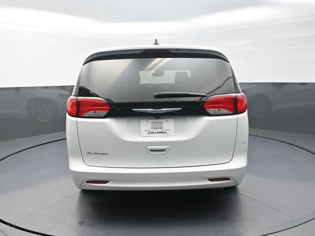 Used 2024 Chrysler Voyager LX FWD image 8