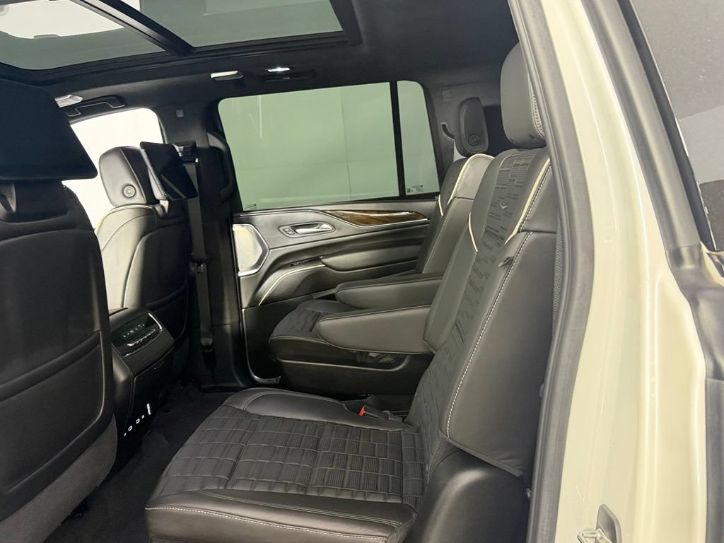 Used 2024 Cadillac Escalade ESV Sport Platinum w/ LPO, ONYX Package AWD/4WD image 25