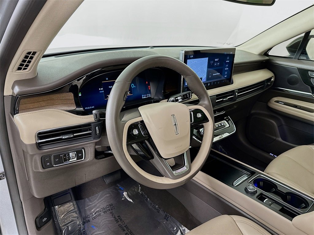 Used 2024 Lincoln Corsair Grand Touring image 9