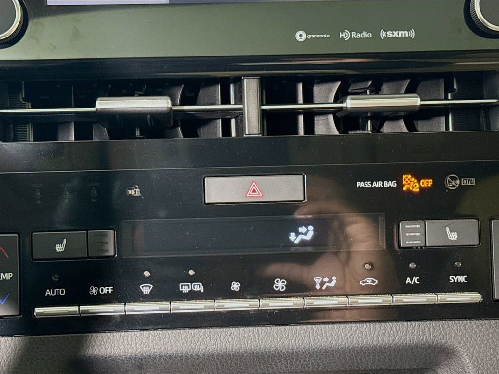 Certified 2019 Toyota Avalon XLE image 19