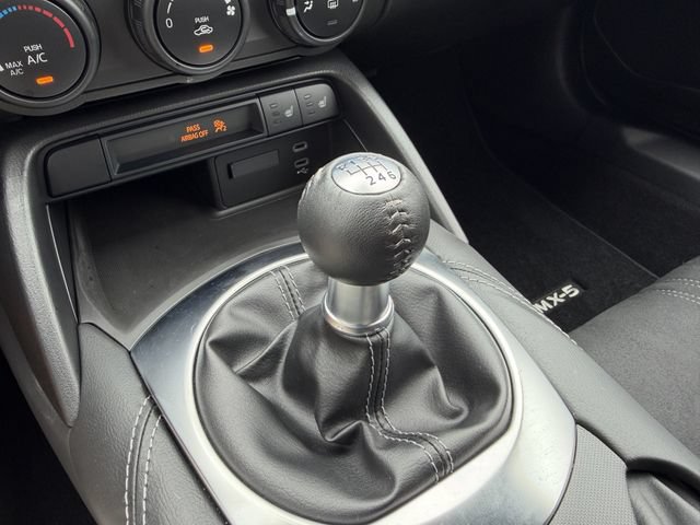 Certified 2026 MAZDA MX-5 Miata Club RWD image 22