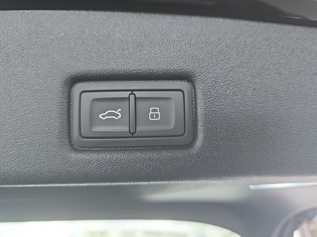 Used 2025 Audi Q5 Premium Plus w/ Premium Plus AWD/4WD image 25