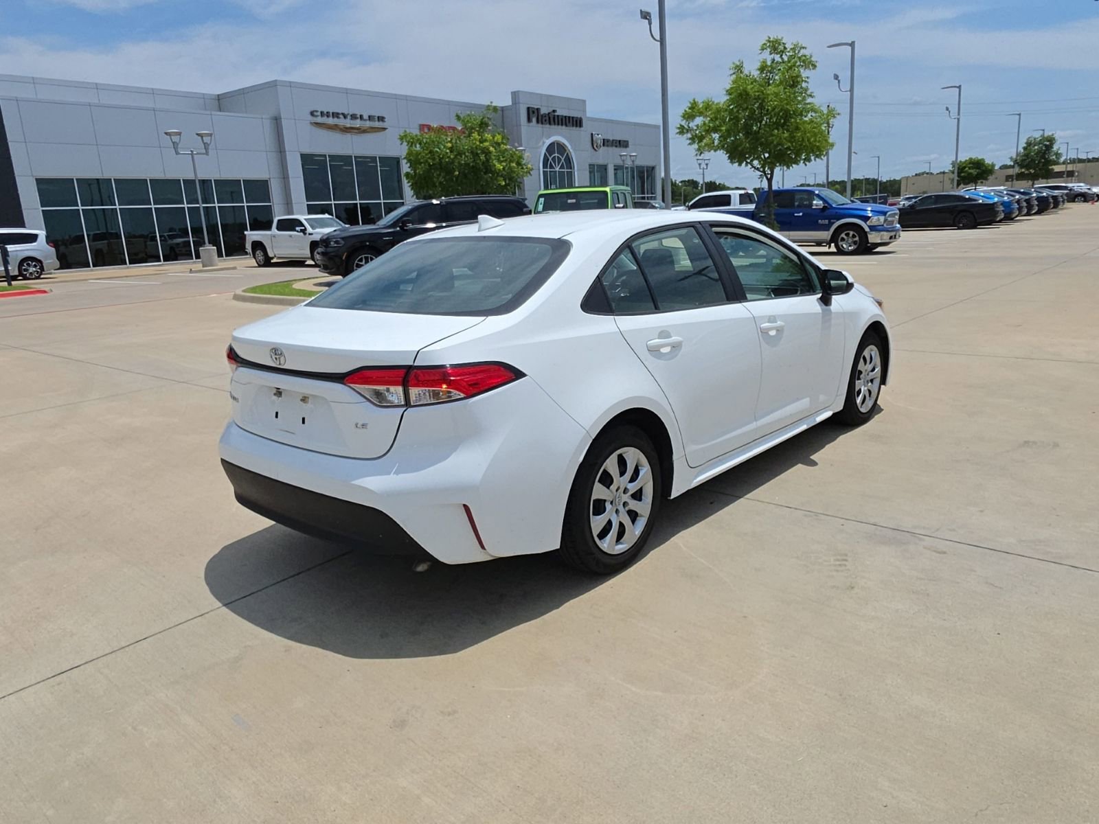 Used 2024 Toyota Corolla LE FWD image 5