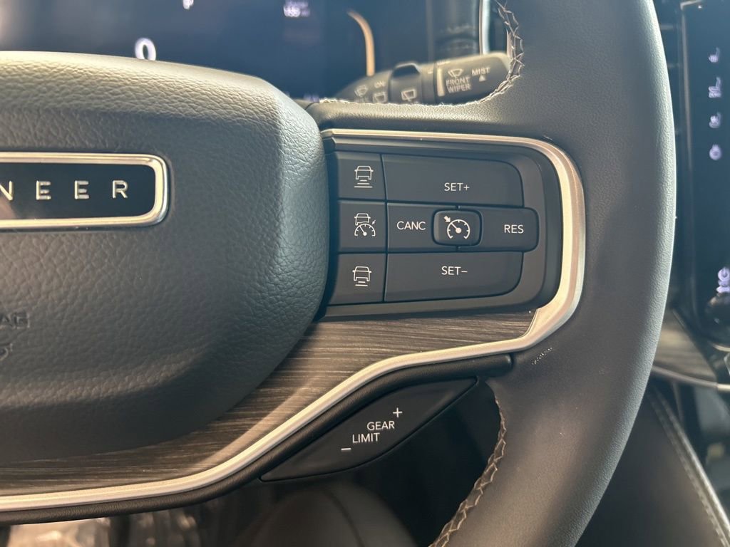 Used 2023 Jeep Wagoneer Series III w/ Preferred Equipment Group image 57