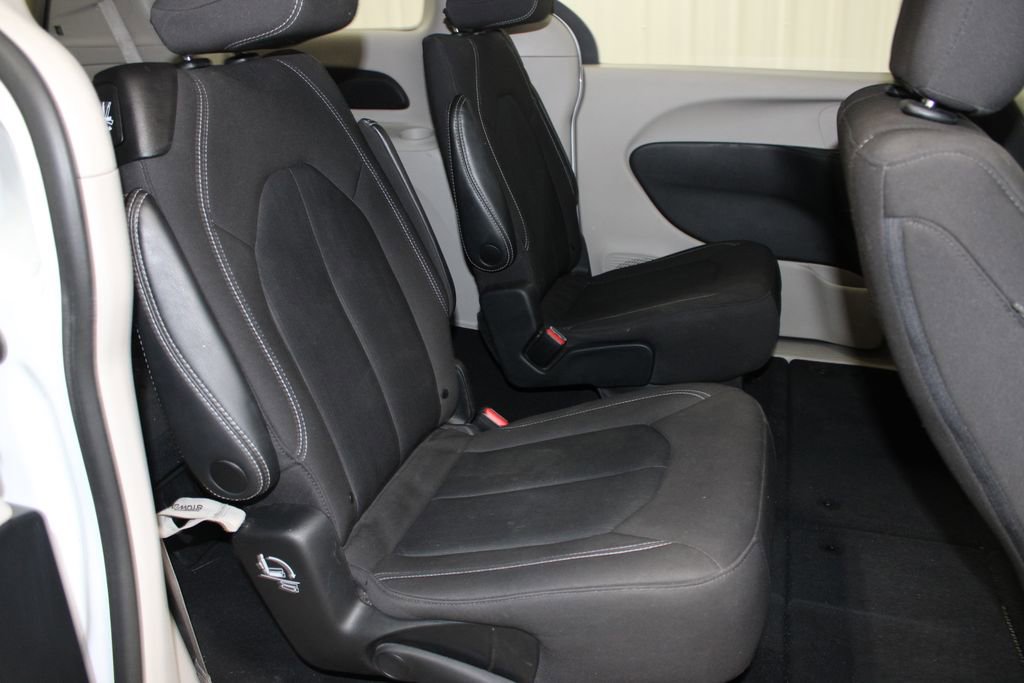 Used 2023 Chrysler Voyager LX FWD image 23