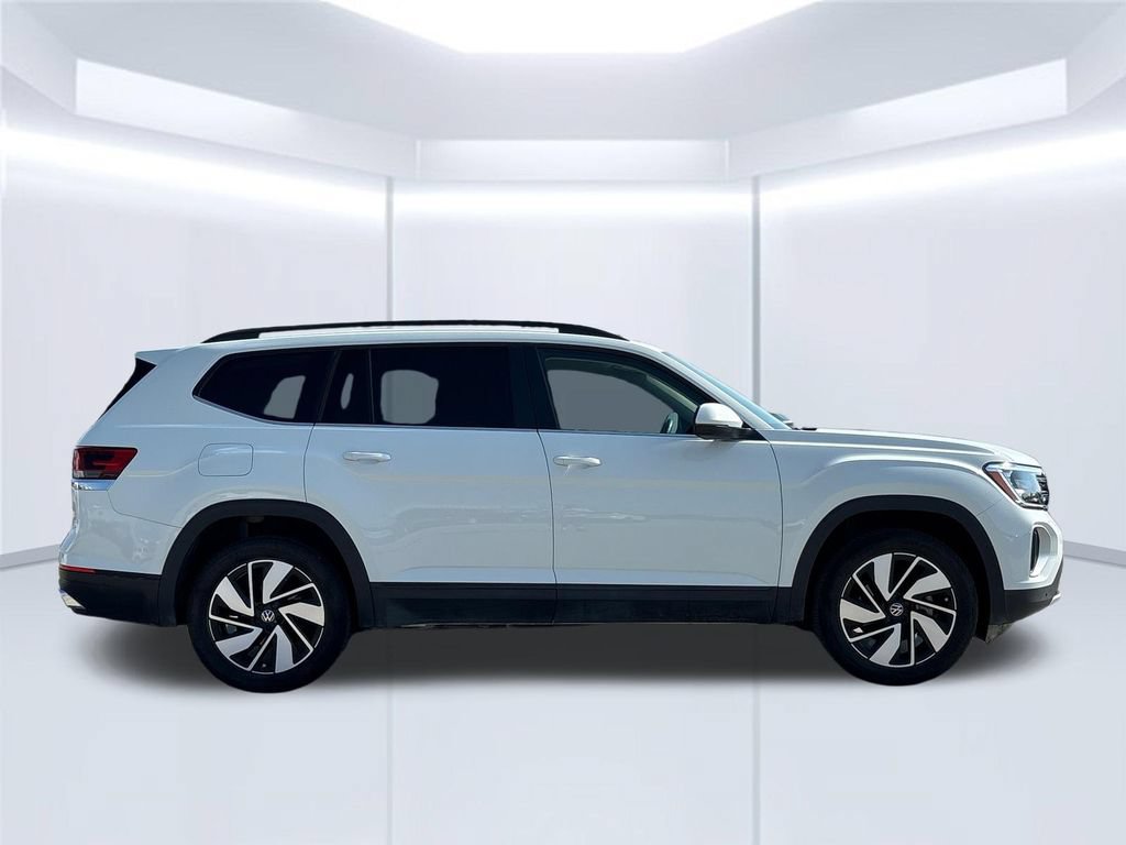 Used 2025 Volkswagen Atlas SE FWD image 8