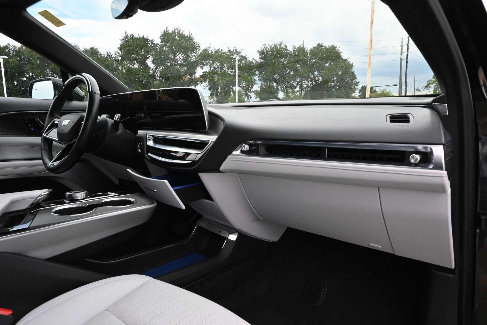 Used 2023 Cadillac Lyriq 2WD image 22