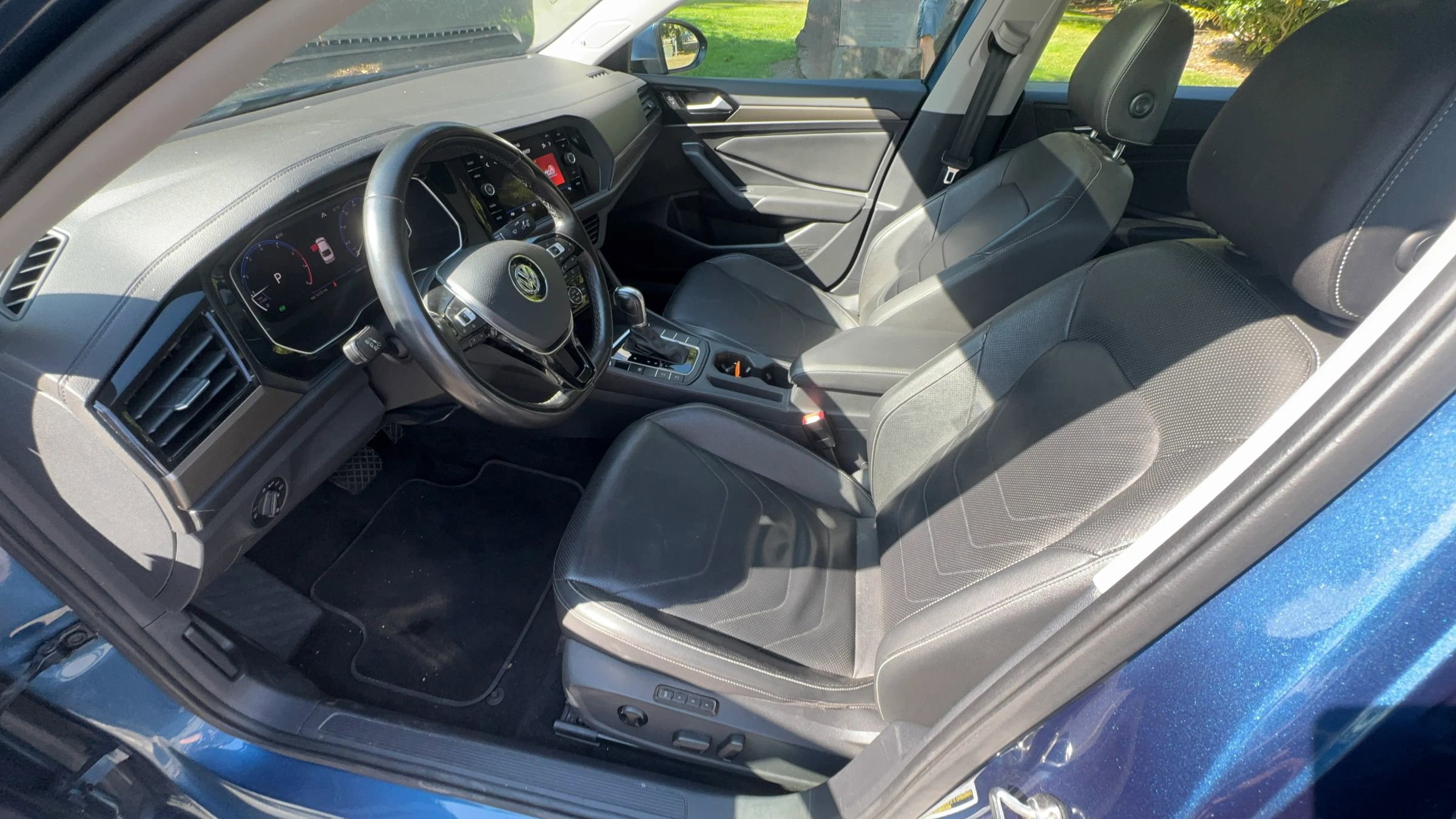 Used 2019 Volkswagen Jetta SEL Premium image 12