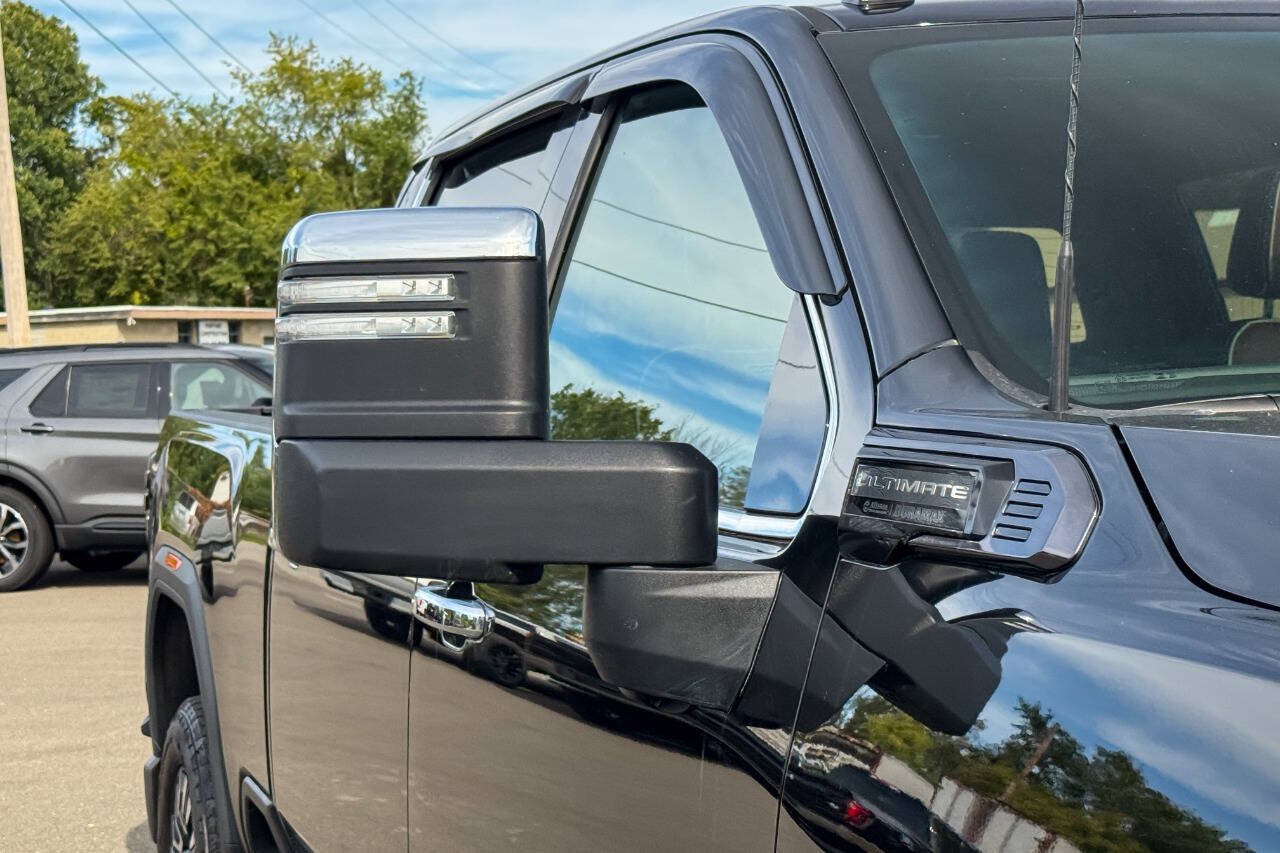 Used 2025 GMC Sierra 3500 Denali Ultimate AWD/4WD image 11