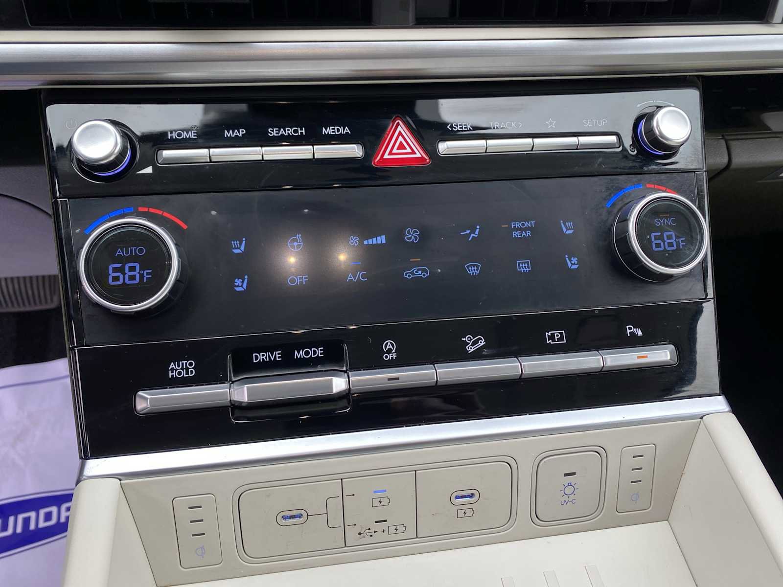 Certified 2025 Hyundai Santa Fe Calligraphy image 18