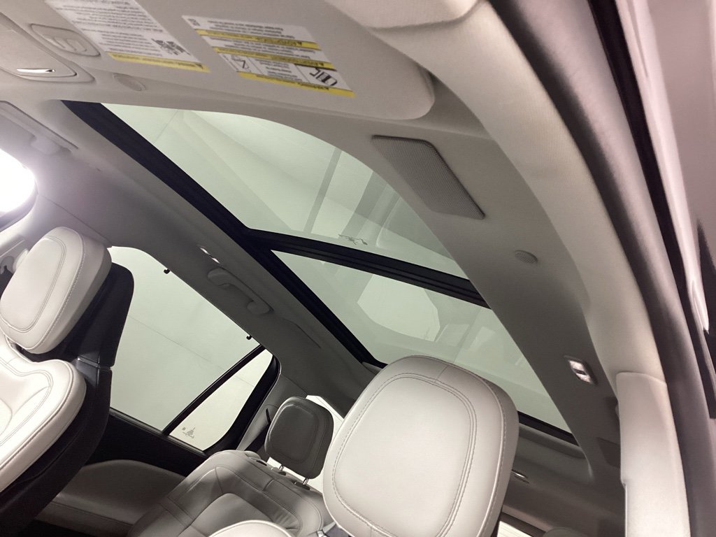 Used 2025 Lincoln Aviator Reserve w/ Equipment Group 201A image 18
