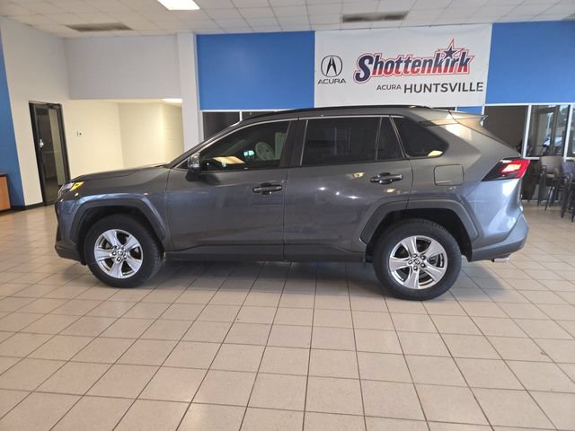Used 2023 Toyota RAV4 XLE w/ Convenience Package FWD image 5