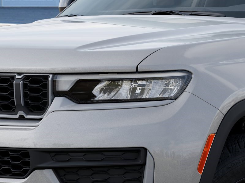 New 2026 Jeep Grand Cherokee Altitude image 10