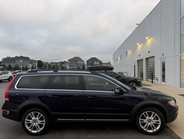 Used 2016 Volvo XC70 T5 Premier w/ Protection Package AWD/4WD image 4