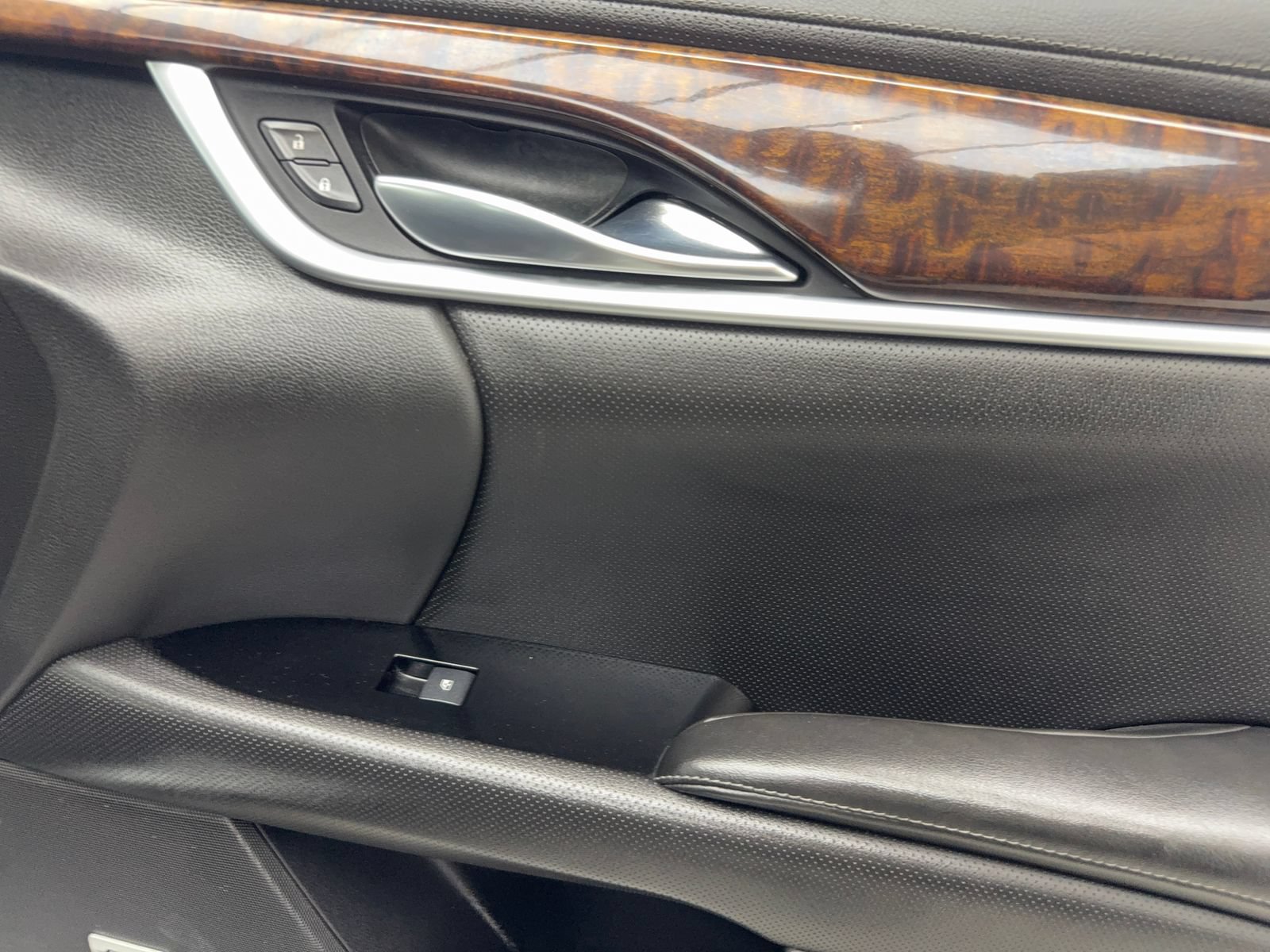 Used 2013 Cadillac XTS Premium FWD image 41
