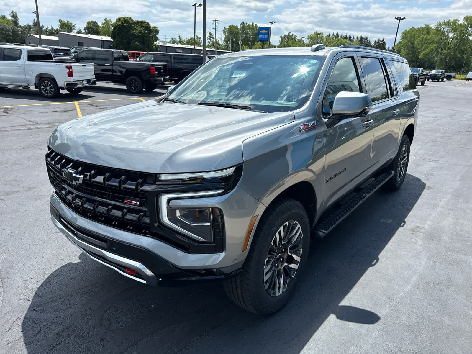 New 2026 Chevrolet Suburban Z71 w/ Comfort Package AWD/4WD image 3