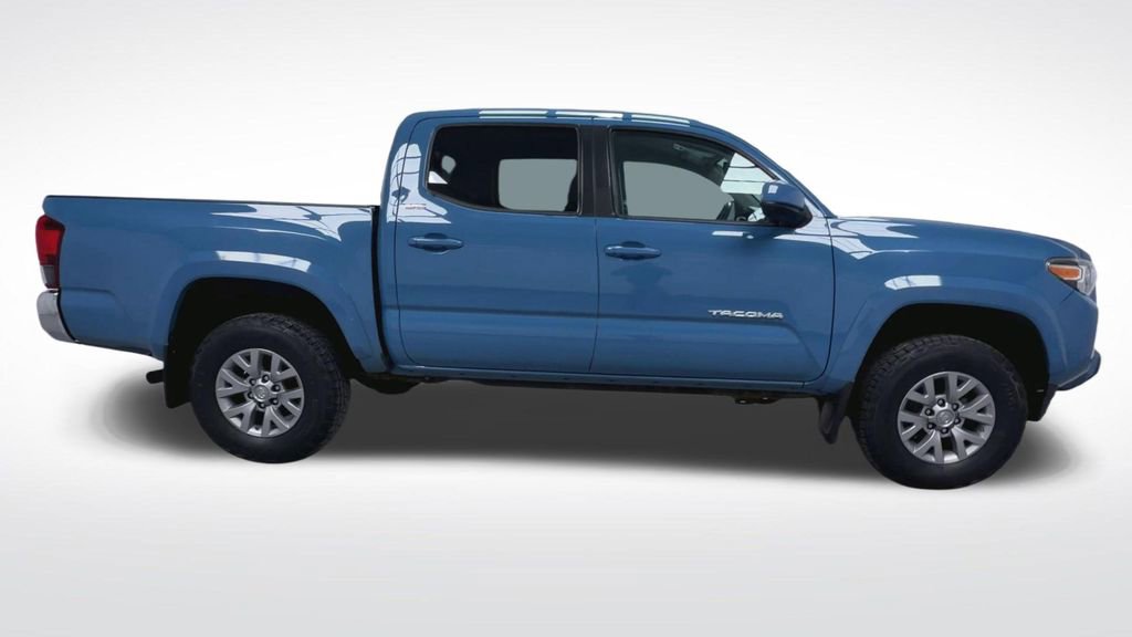 Used 2019 Toyota Tacoma SR5 AWD/4WD image 9