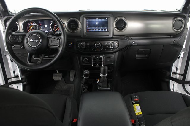 Used 2022 Jeep Gladiator Willys image 9