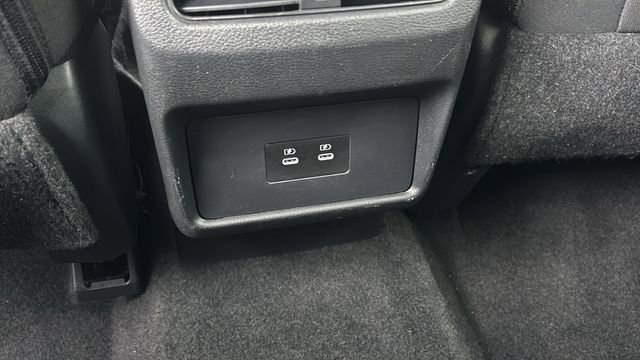 Used 2024 Nissan Rogue SV image 13