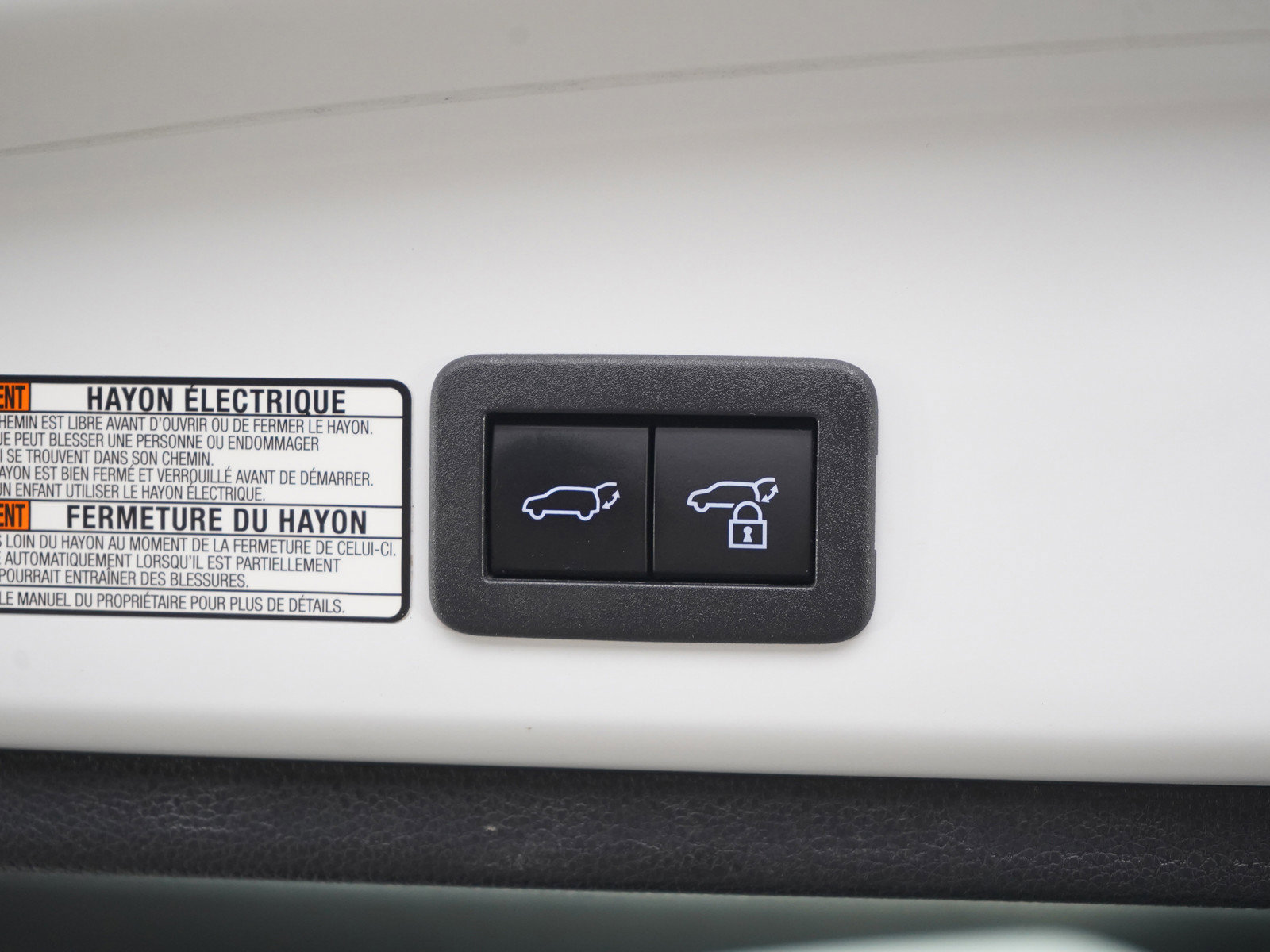 Used 2022 Toyota Corolla Cross XLE image 17