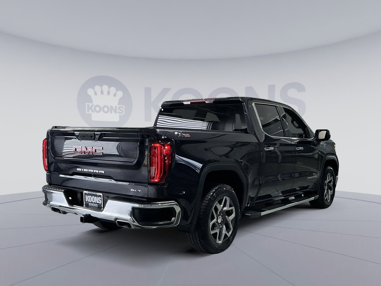 Used 2023 GMC Sierra 1500 SLT w/ SLT Premium Package image 16