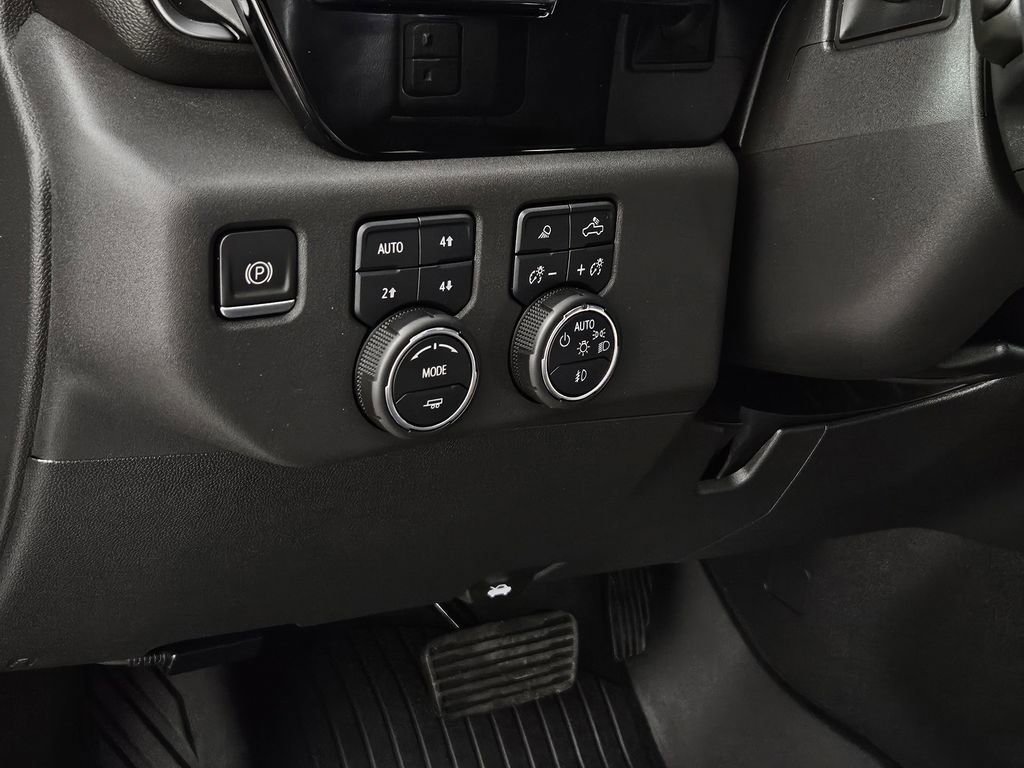 Used 2022 Chevrolet Silverado 1500 LT Trail Boss w/ LT Trail Boss Premium Package AWD/4WD image 25
