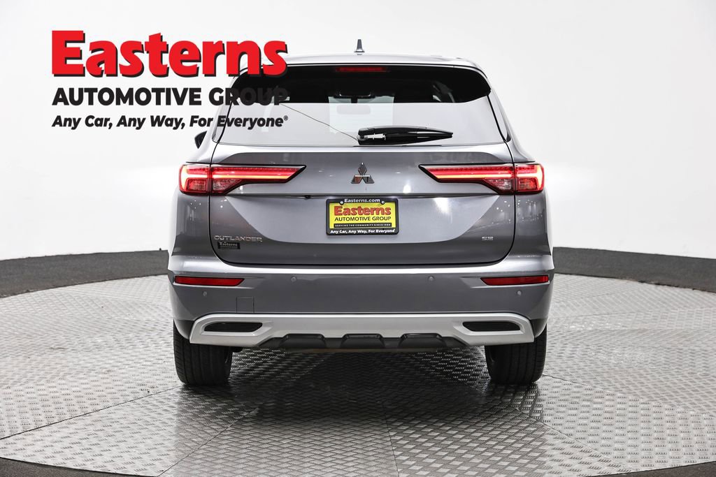 Used 2024 Mitsubishi Outlander SE image 6