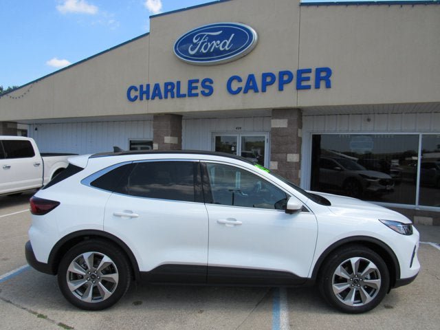 Used 2025 Ford Escape Platinum w/ Premium Technology Package AWD/4WD image 4