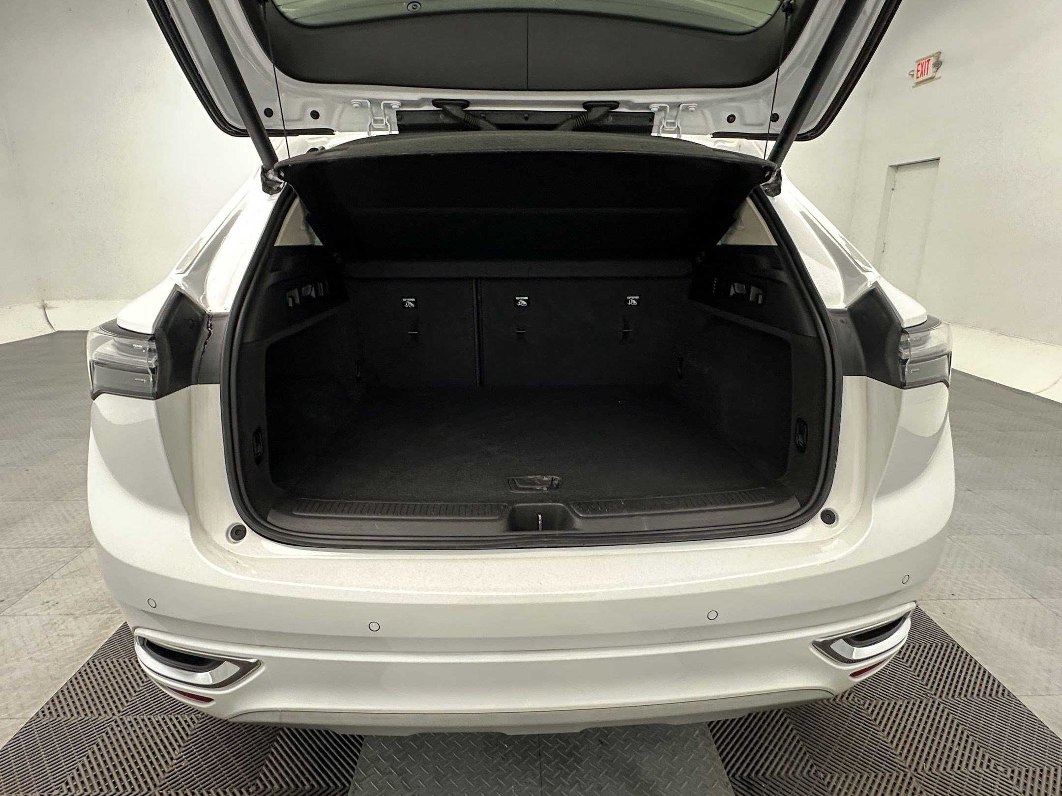 Certified 2022 Buick Envision Avenir w/ Safety Package AWD/4WD image 25