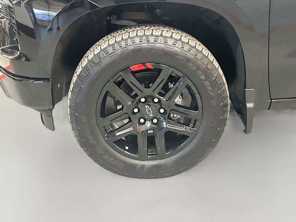 Used 2024 Chevrolet Silverado 1500 RST w/ Redline Edition AWD/4WD image 32