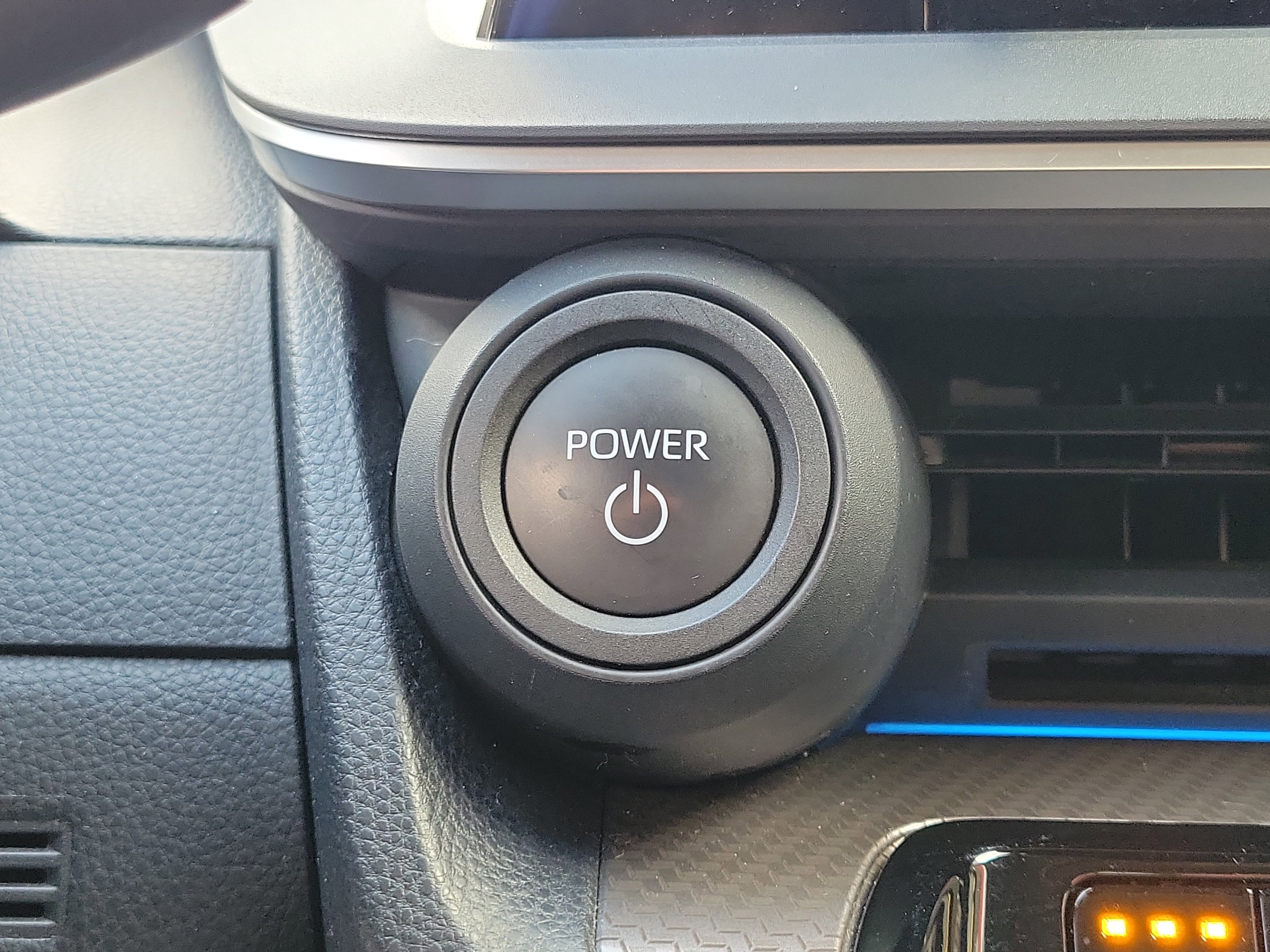 Used 2024 Toyota Prius XLE image 28