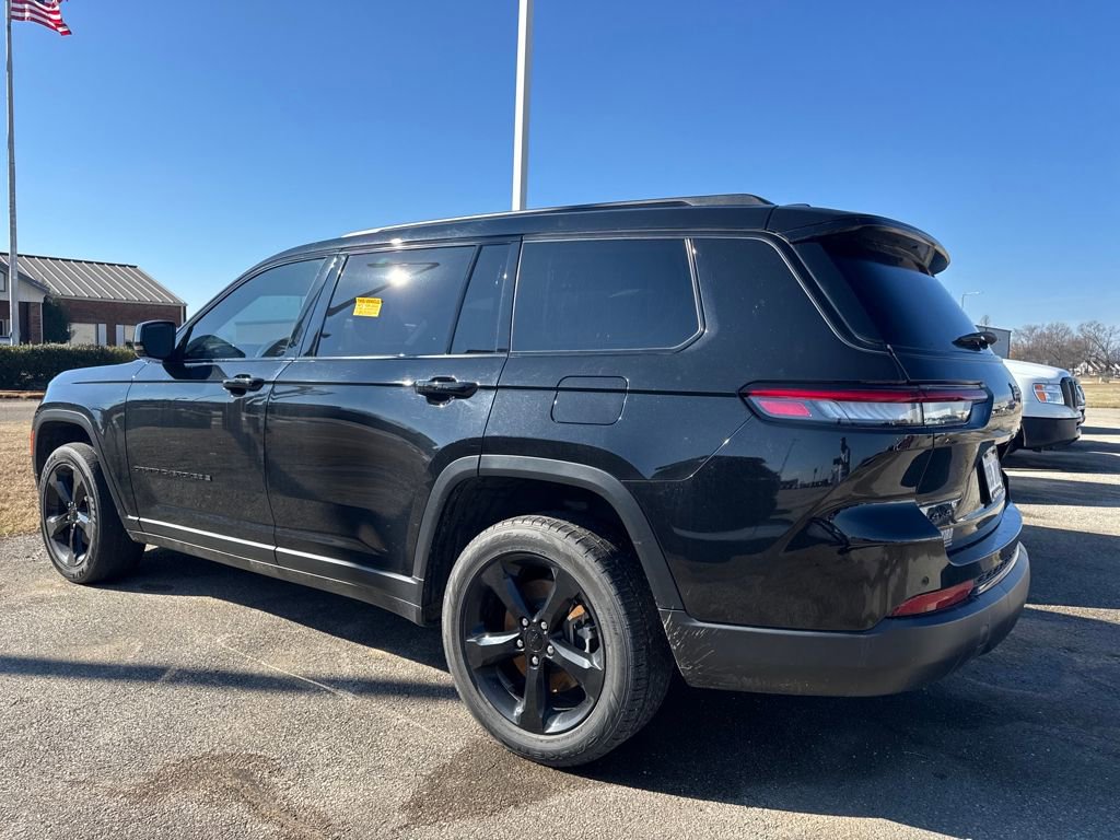 Used 2024 Jeep Grand Cherokee L Laredo image 4