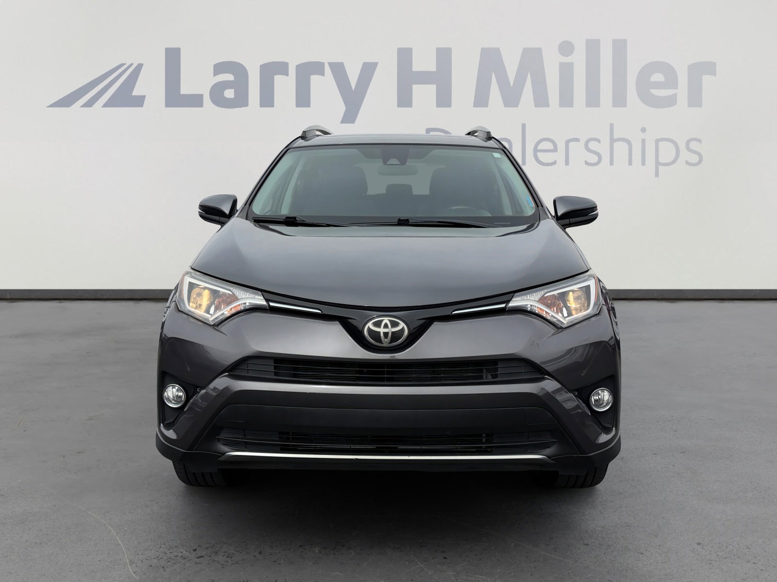 Used 2017 Toyota RAV4 XLE w/ Premium Special Value Package image 7