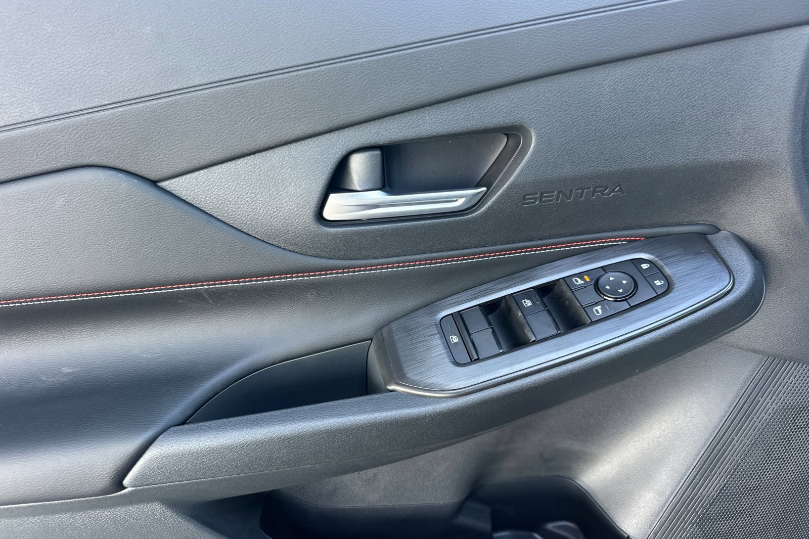 New 2027 Nissan Sentra SR FWD image 12