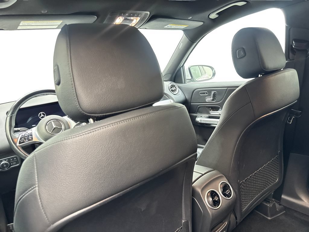 Used 2025 Mercedes-Benz GLB 250 4MATIC image 34