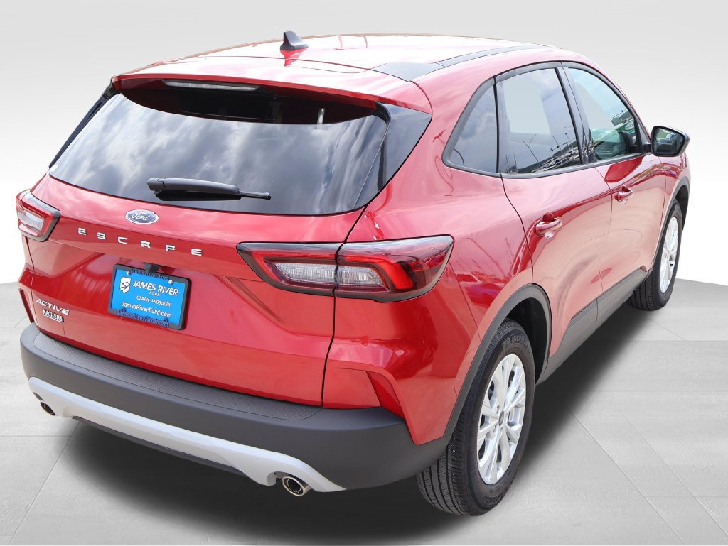 Used 2025 Ford Escape Active w/ Cold Weather Package FWD image 6