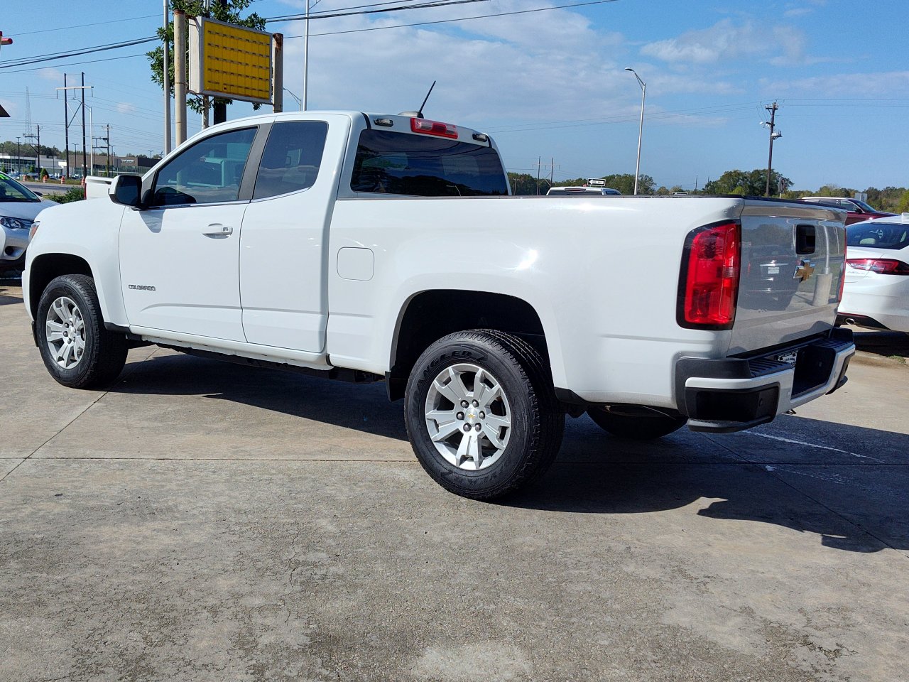 Used 2020 Chevrolet Colorado LT w/ Safety Package image 3