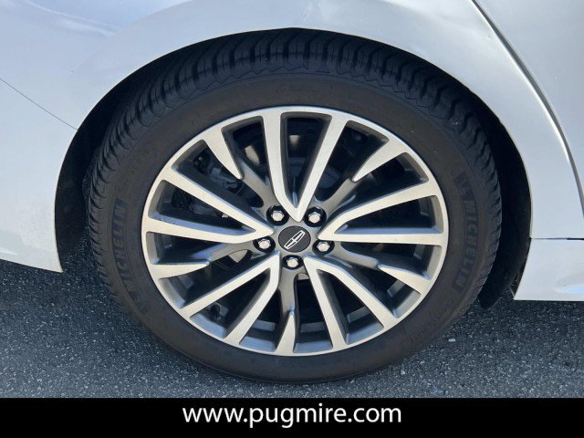 Used 2018 Lincoln Continental Select image 17